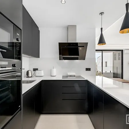 Modern 2b In The Heart Of Puerto Banus *