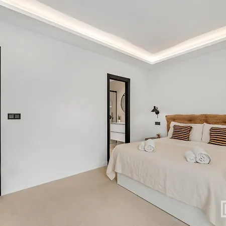Modern 2b In The Heart Of Puerto Banus